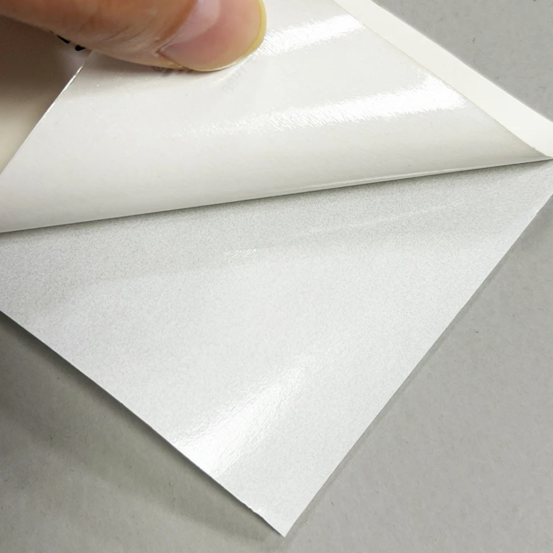 Papel semibrillante con adhesivo de soporte glassine 1